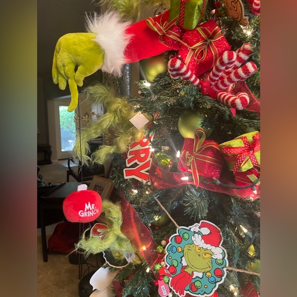 The Grinch Arm Tree Decoration - Picture 2 of 12